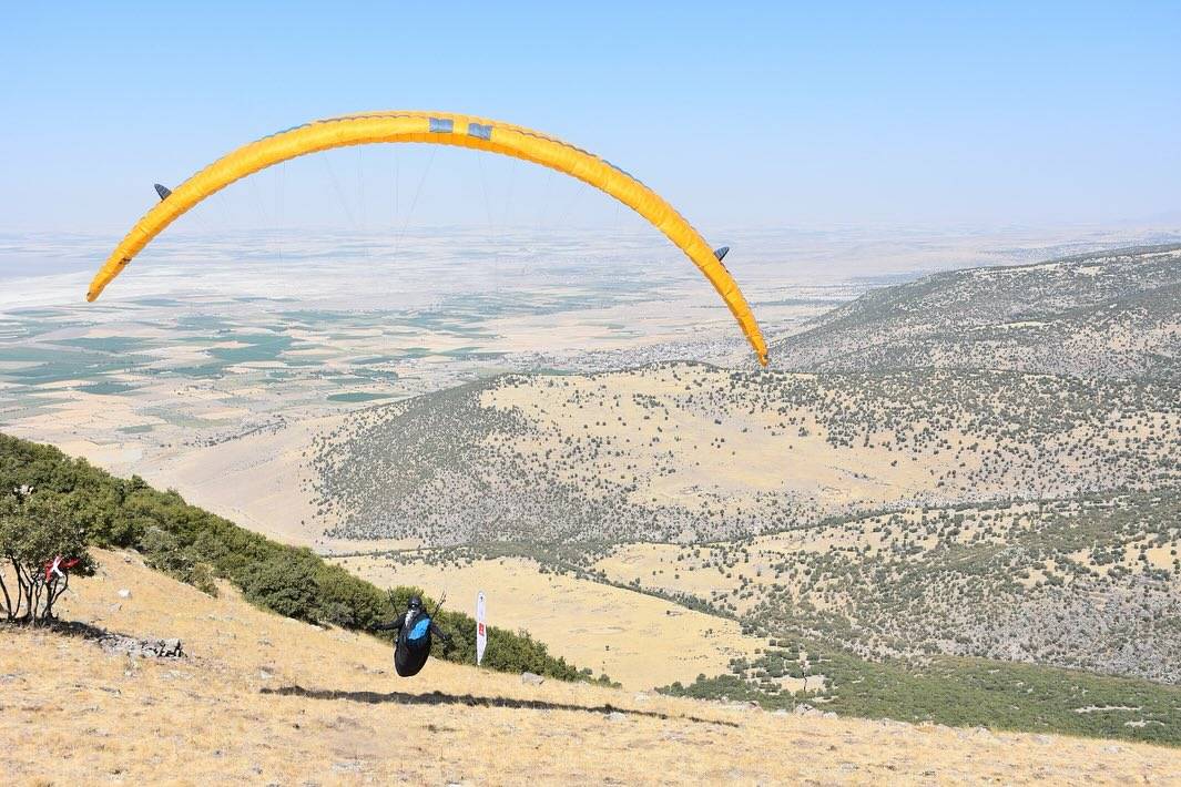 Spor ve özgürlük Konya semalarında renkli yarışa döndü 16